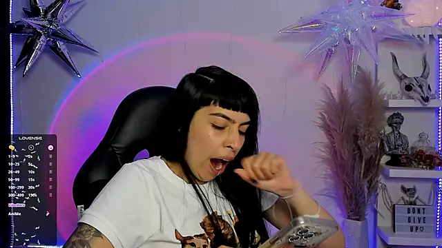 Snapshot of Saraa_Desiree chatting on 03/07/25, 12:58 Saraa Desiree online show from 03/07/25, 12:58