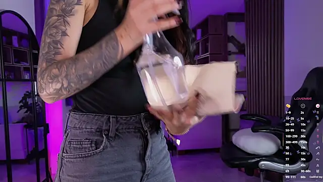 Saraa Desiree online show from 04/16/26, 10:45