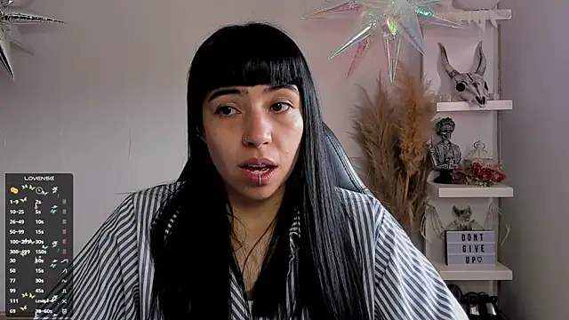 Snapshot of Saraa_Desiree chatting on 03/08/25, 09:40 Saraa Desiree online show from 03/08/25, 09:40