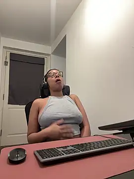 Melia Rayne online show from 02/09/26, 12:14