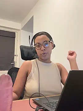 Melia Rayne online show from 12/05/25, 11:20