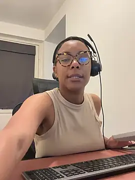 Melia Rayne online show from 05/11/26, 09:54