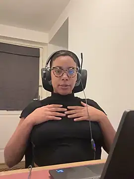 Melia Rayne online show from 12/15/25, 11:49