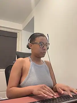 Melia Rayne online show from 04/17/26, 09:23