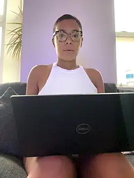 Snapshot of Melia_Rayne chatting on 10/08/25, 10:50 Melia Rayne online show from 10/08/25, 10:50