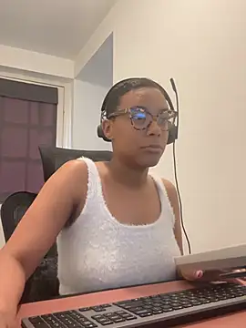 Melia Rayne online show from 04/21/26, 09:38