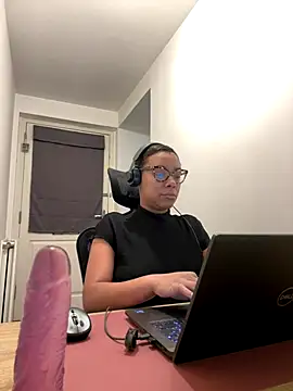 Melia Rayne online show from 12/03/25, 10:47