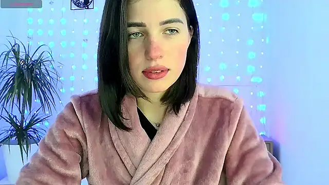 Snapshot of neferutt chatting on 11/21/25, 01:10 neferutt online show from 11/21/25, 01:10