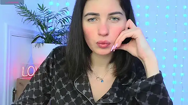 Snapshot of neferutt chatting on 01/19/26, 01:48 neferutt online show from 01/19/26, 01:48