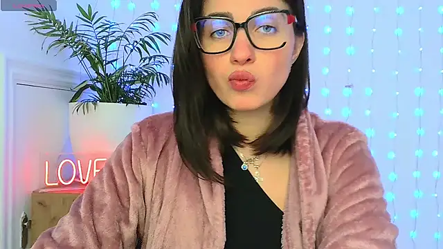 Snapshot of neferutt chatting on 01/13/26, 12:53 neferutt online show from 01/13/26, 12:53
