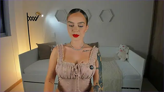 ValentinaMilann online show from 02/17/26, 11:24