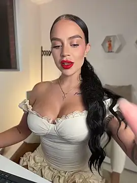 ValentinaMilann online show from 05/22/26, 12:52