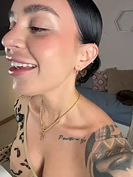 ValentinaMilann online show from 04/04/26, 11:33