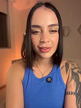 ValentinaMilann online show from 04/13/26, 11:42