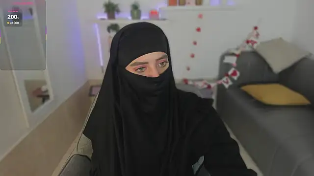 Snapshot of salma_arabicc chatting on 09/19/25, 04:05 salma arabicc online show from 09/19/25, 04:05
