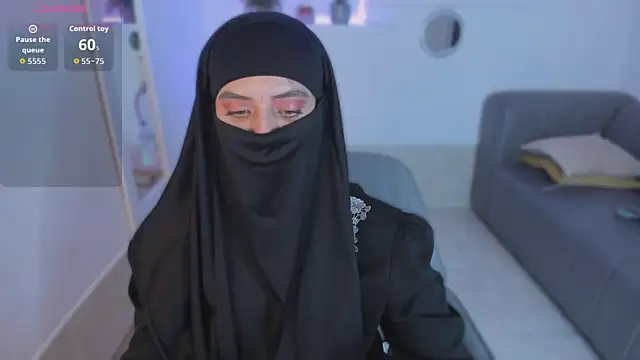 Snapshot of salma_arabicc chatting on 10/13/25, 04:14 salma arabicc online show from 10/13/25, 04:14