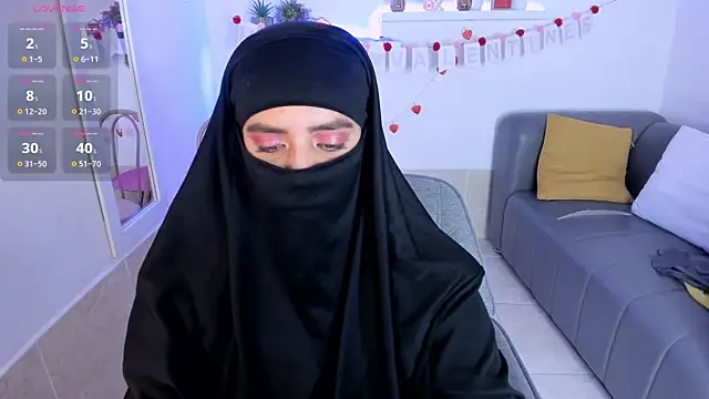 Snapshot of salma_arabicc chatting on 10/04/25, 04:14 salma arabicc online show from 10/04/25, 04:14