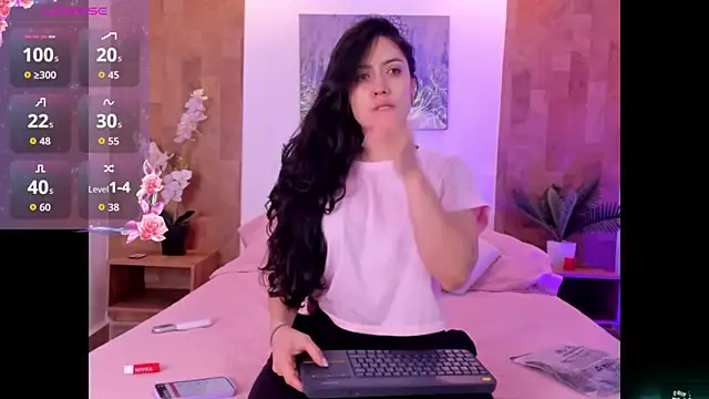 isabella winkler online show from 04/28/26, 11:03