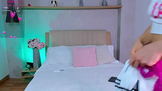 isabella winkler online show from 11/16/25, 02:44