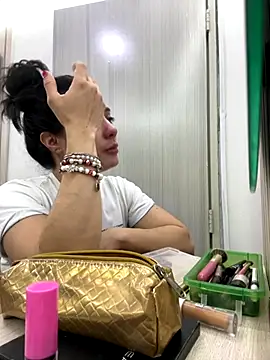 isabella winkler online show from 10/30/25, 01:31