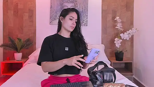 isabella winkler online show from 03/24/26, 11:10