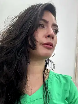 isabella winkler online show from 09/30/25, 02:45