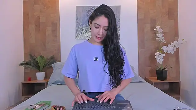 isabella winkler online show from 04/05/26, 11:17