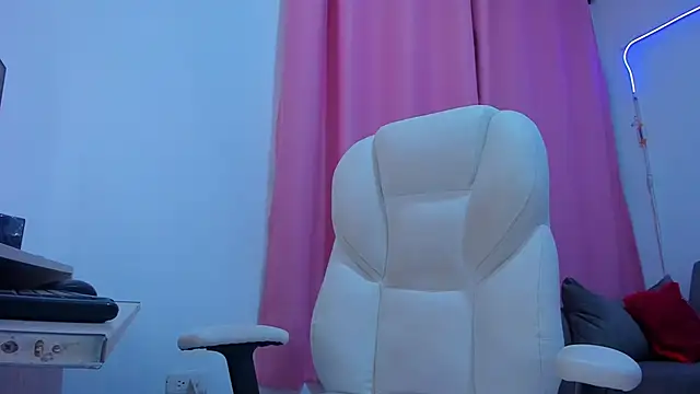 gaaby foxx online show from 10/04/25, 01:56