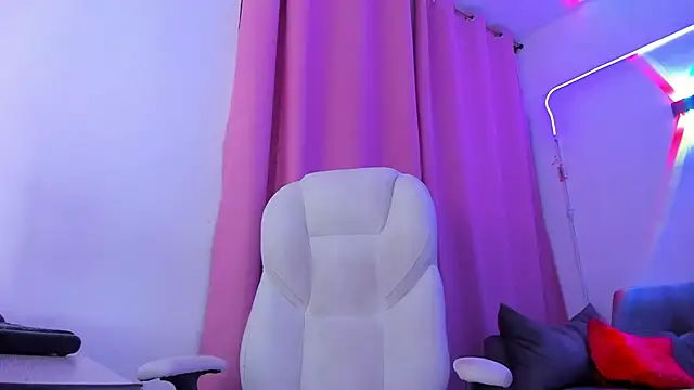 gaaby foxx online show from 10/07/25, 01:23