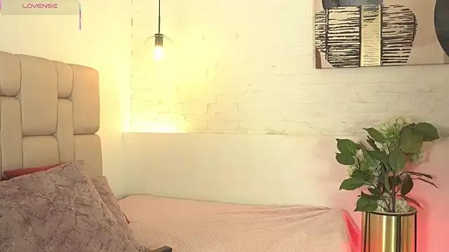 alison222  online show from 04/01/26, 12:50