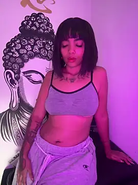 SarahLynn7 online show from 05/18/26, 05:40