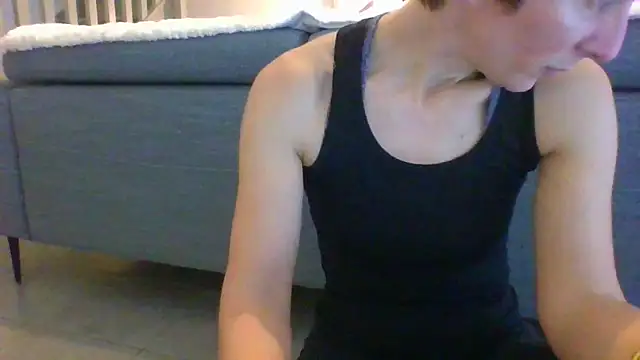 Snapshot of Valentinette chatting on 12/01/25, 08:26 Valentinette online show from 12/01/25, 08:26