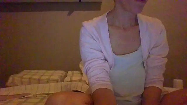 Snapshot of Valentinette chatting on 10/30/25, 08:39 Valentinette online show from 10/30/25, 08:39