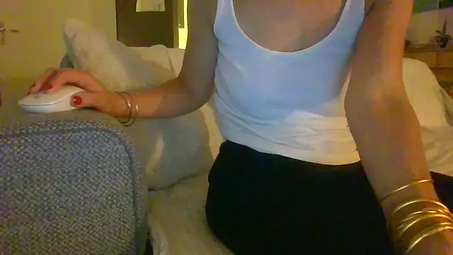 Snapshot of Valentinette chatting on 11/03/25, 06:07 Valentinette online show from 11/03/25, 06:07