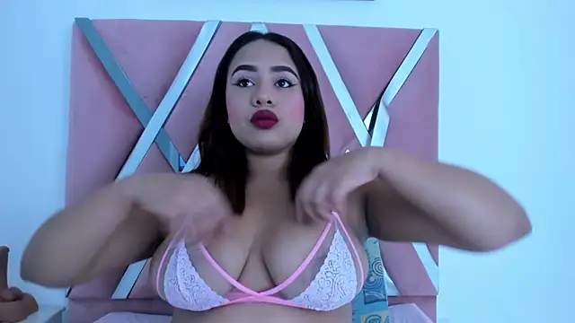 Snapshot of Vero_Mendoza chatting on 09/18/25, 08:01 Vero Mendoza online show from 09/18/25, 08:01