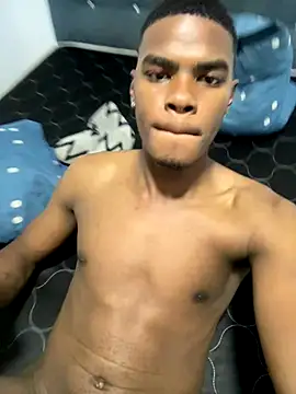 Snapshot of Dominic_Scott chatting on 12/19/25, 02:59 Dominic Scott online show from 12/19/25, 02:59