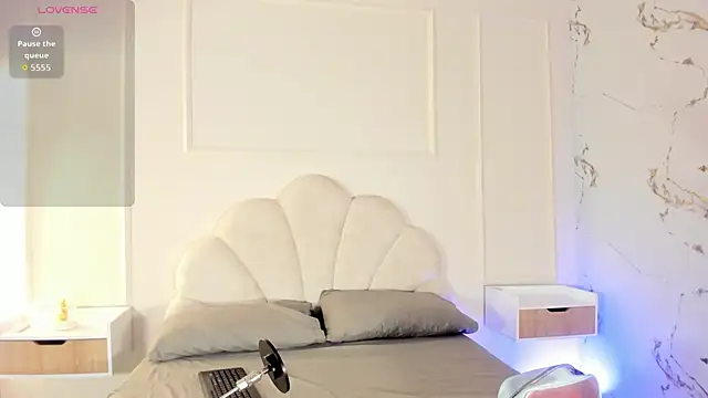 Candaceoweens online show from 11/20/25, 04:13