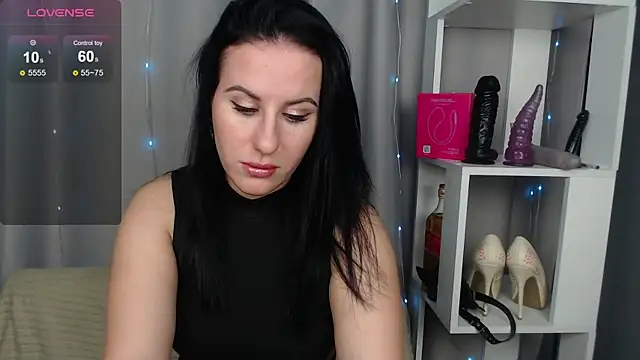 Snapshot of JuliyaMayss chatting on 10/03/25, 02:48 JuliyaMayss online show from 10/03/25, 02:48