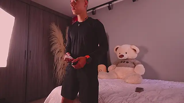 ErosKhaos online show from 04/14/26, 09:42