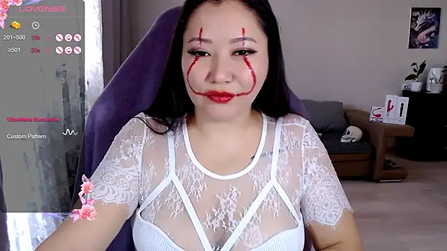 Snapshot of LisaAsianFlower chatting on 10/31/25, 03:58 LisaAsianFlower online show from 10/31/25, 03:58