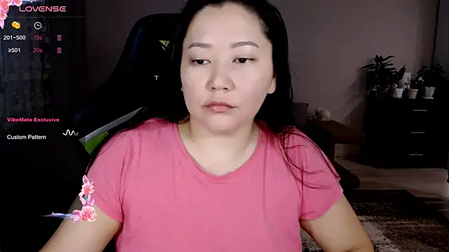 Snapshot of LisaAsianFlower chatting on 10/10/25, 12:55 LisaAsianFlower online show from 10/10/25, 12:55