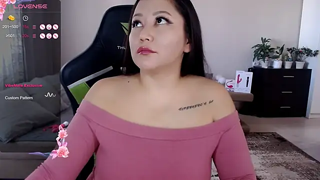 Snapshot of LisaAsianFlower chatting on 09/18/25, 03:42 LisaAsianFlower online show from 09/18/25, 03:42