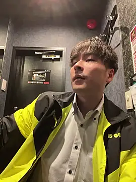 waka3232 online show from 04/08/26, 11:12