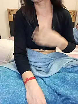 Cute-Zarina online show from 12/05/25, 04:38