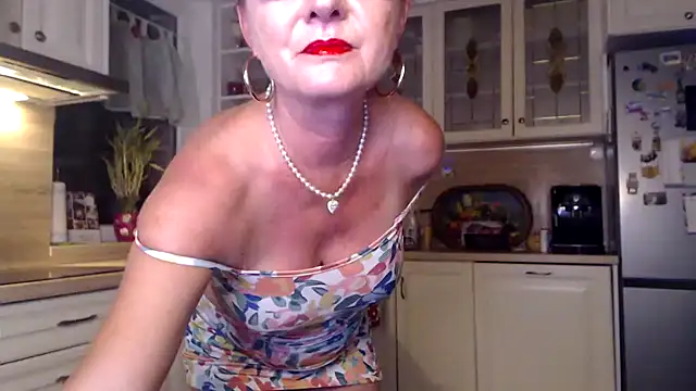 Snapshot of Kathylovexxx chatting on 06/21/26, 09:42 Kathylovexxx online show from 06/21/26, 09:42