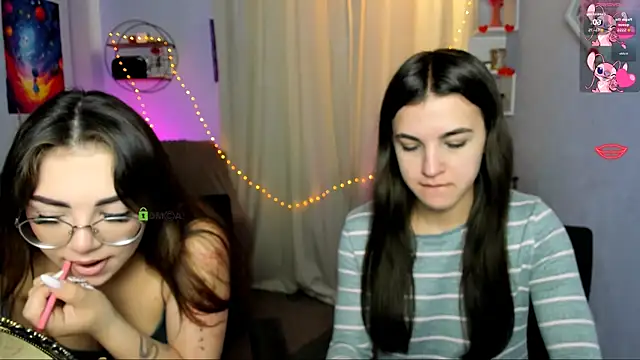 Snapshot of kiki_swan chatting on 04/14/26, 06:07 kiki swan online show from 04/14/26, 06:07