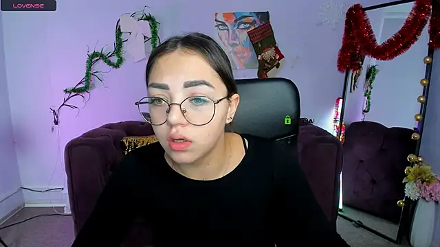 Snapshot of kiki_swan chatting on 01/10/26, 06:53 kiki swan online show from 01/10/26, 06:53