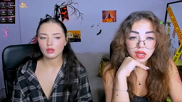 Snapshot of kiki_swan chatting on 10/27/25, 02:40 kiki swan online show from 10/27/25, 02:40