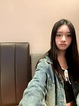 Snapshot of TOP_yoyo chatting on 10/19/25, 12:30 TOP yoyo online show from 10/19/25, 12:30