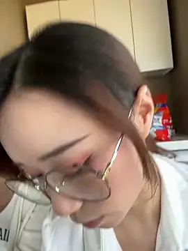 Snapshot of TOP_yoyo chatting on 12/15/25, 09:26 TOP yoyo online show from 12/15/25, 09:26